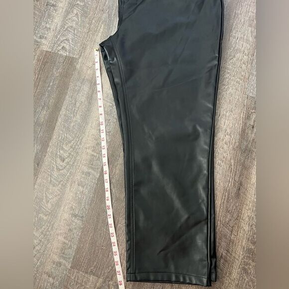 Abercrombie & Fitch Vegan Leather 90s Straight Pants-Size 37/24 - Picture 5 of 6